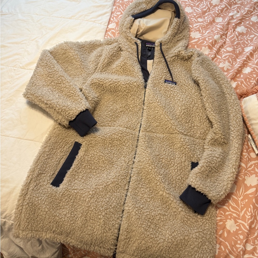 Patagonia Dusty Mesa Cream and Navy Parka